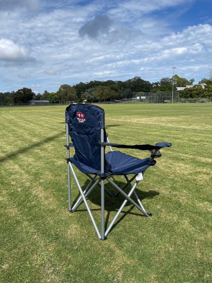 Oversized Folding Chair - Image 3